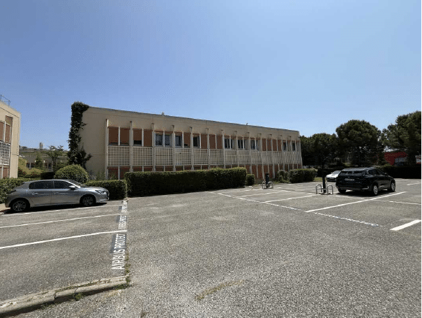 450m2 offices for rent in Vitrolles