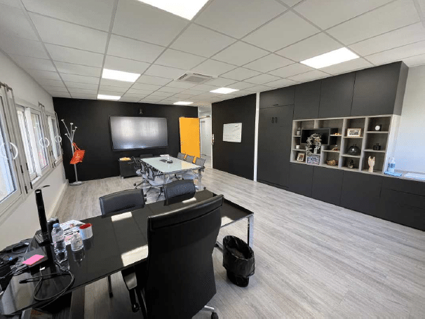 450m2 offices for rent in Vitrolles