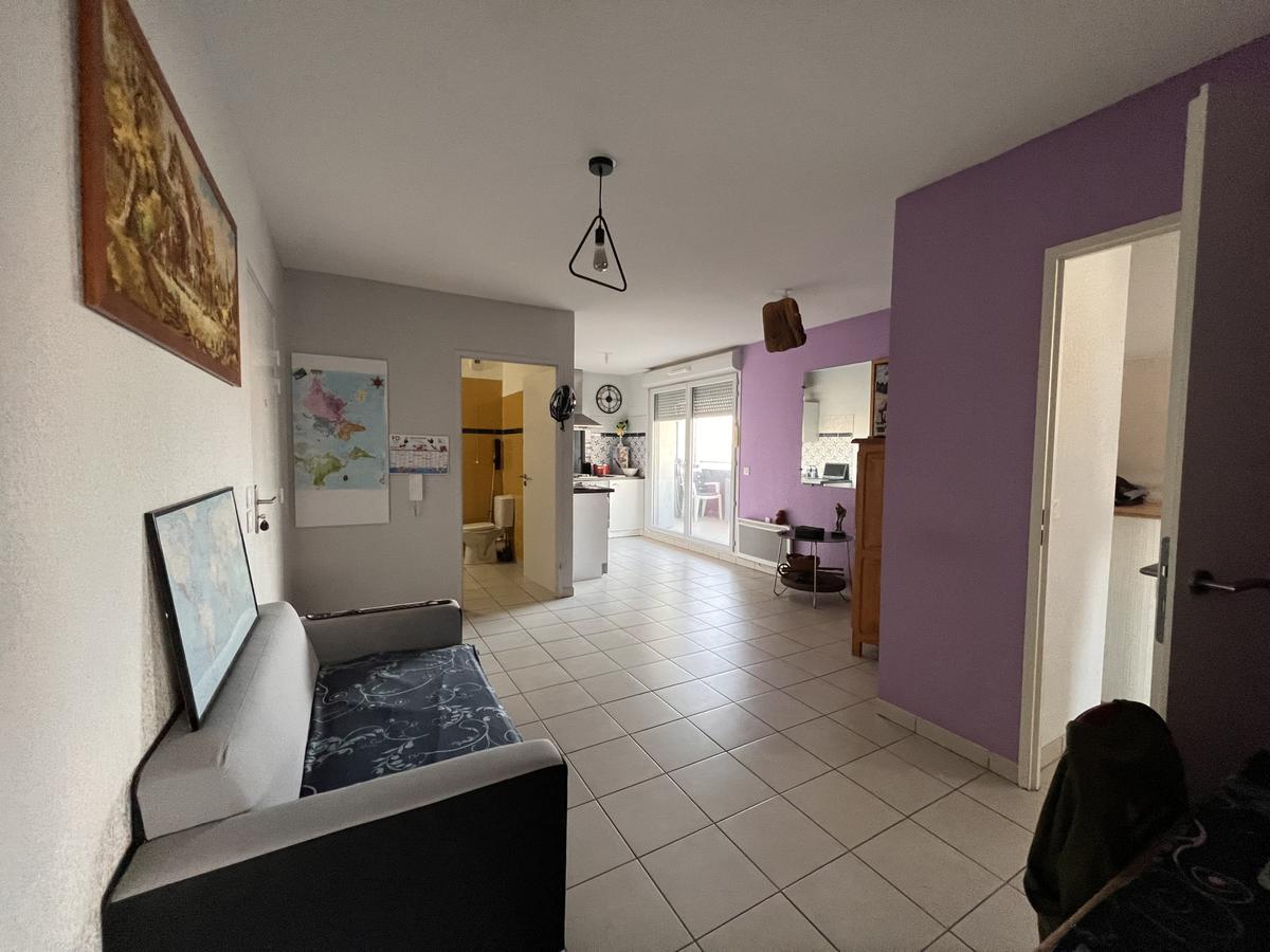 Large T2 with Balcony – Top Floor – New Residence – View