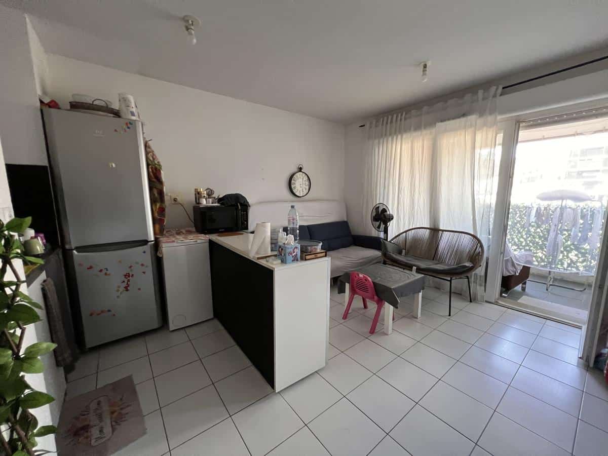 Type Marseille 3e   T2 de 34 m2 avec terrasse   Id...