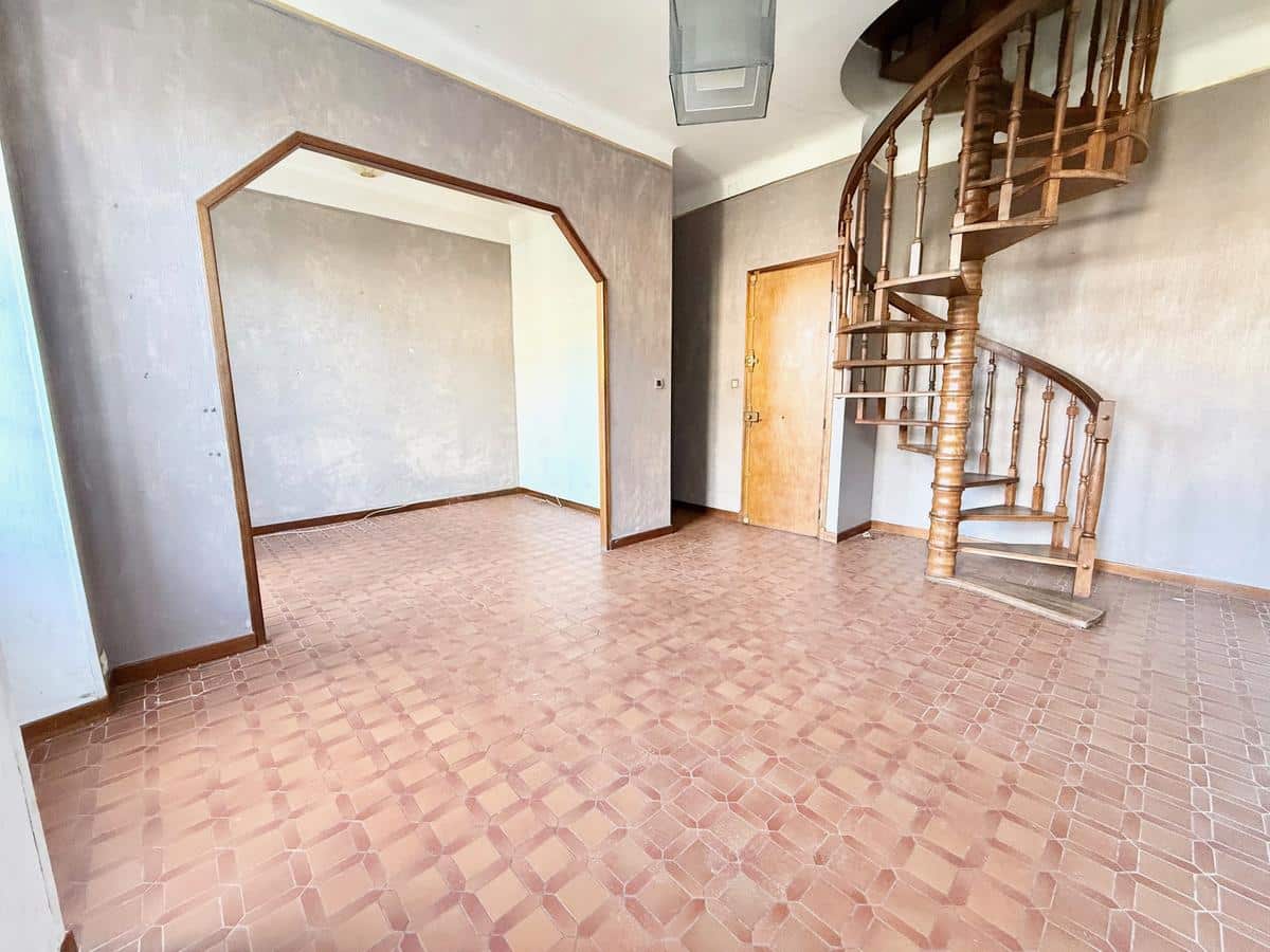 Duplex apartment 2 lots combined 85 m2 Marseille 1...