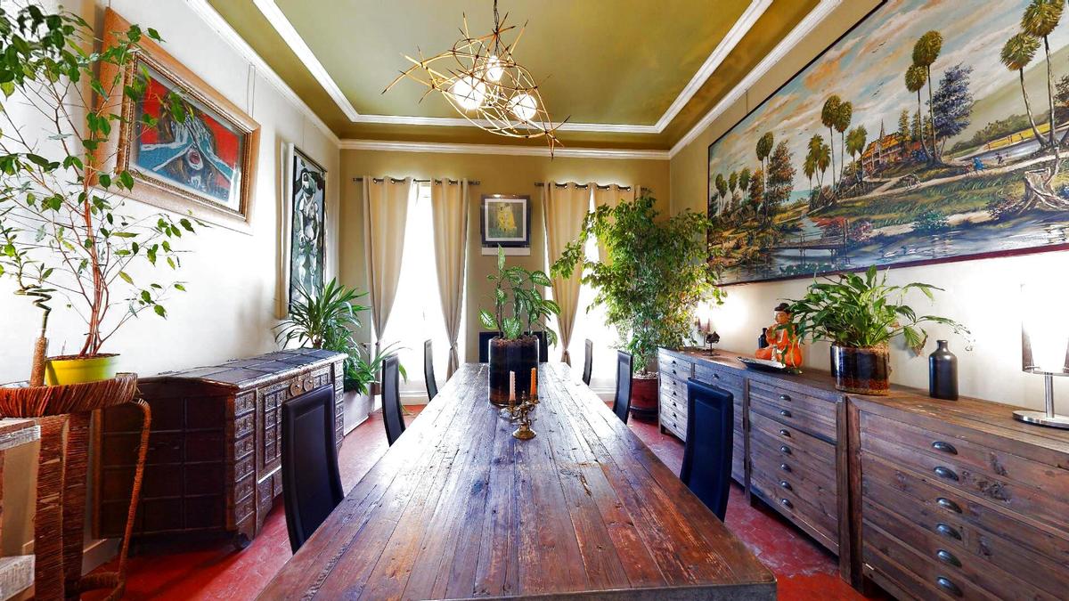 APARTMENT (2 lots combined) IN BOURGEOIS BUILDING ...