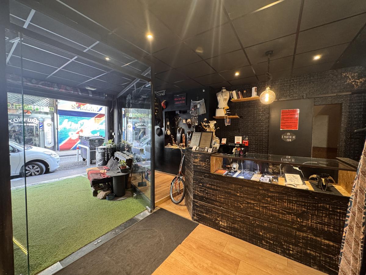 Local commercial - LA PLAINE