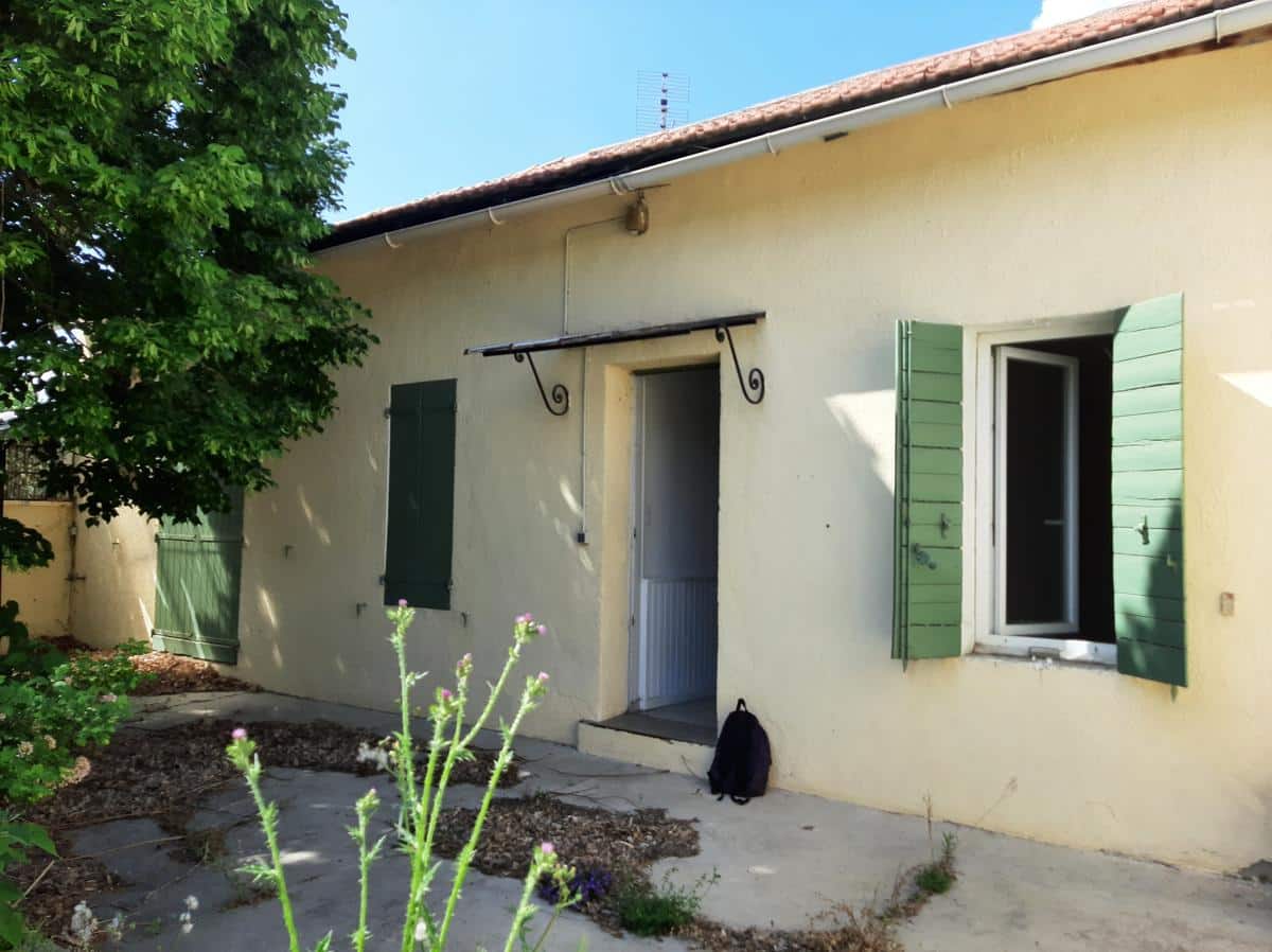 LIVING ROOM - FOR RENT - OFFICES IN A HOUSE