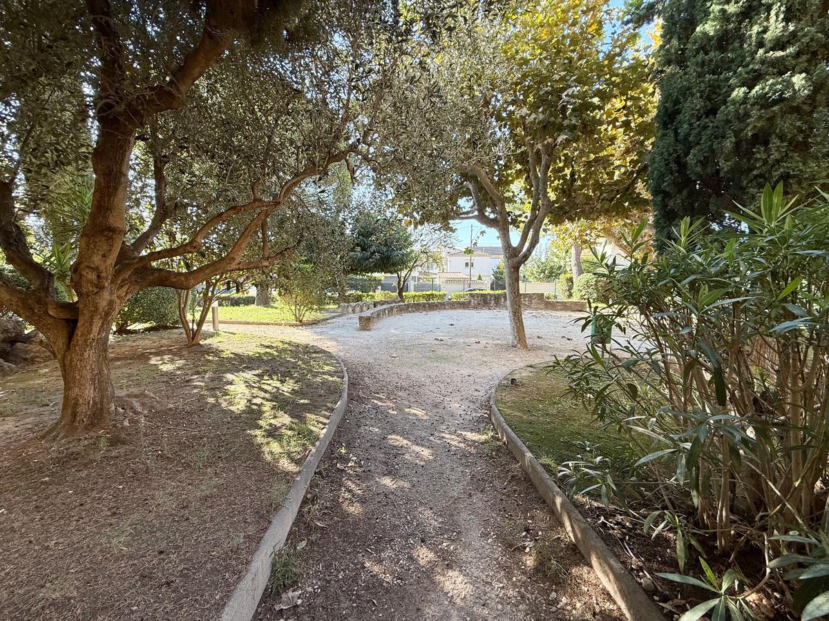 Type 4 of 101.25 m2 with terrace / garage 13013 Marseille