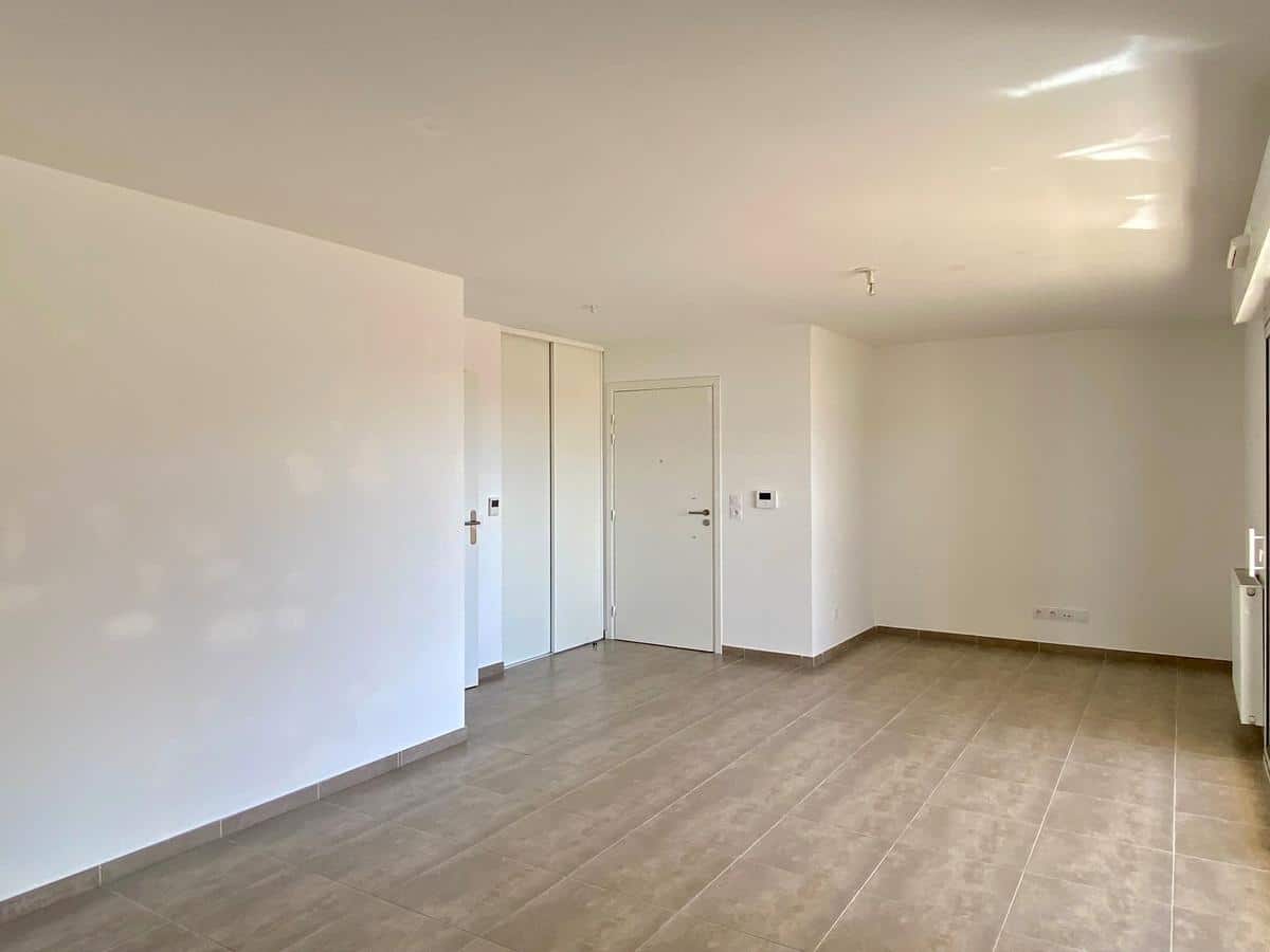 Recently built 3-room apartment with garden and terrace + 1 double garage