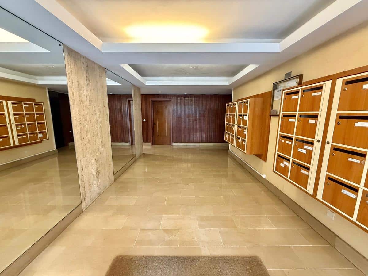 Type 1 of 38 m2 with terrace Marseille 5th