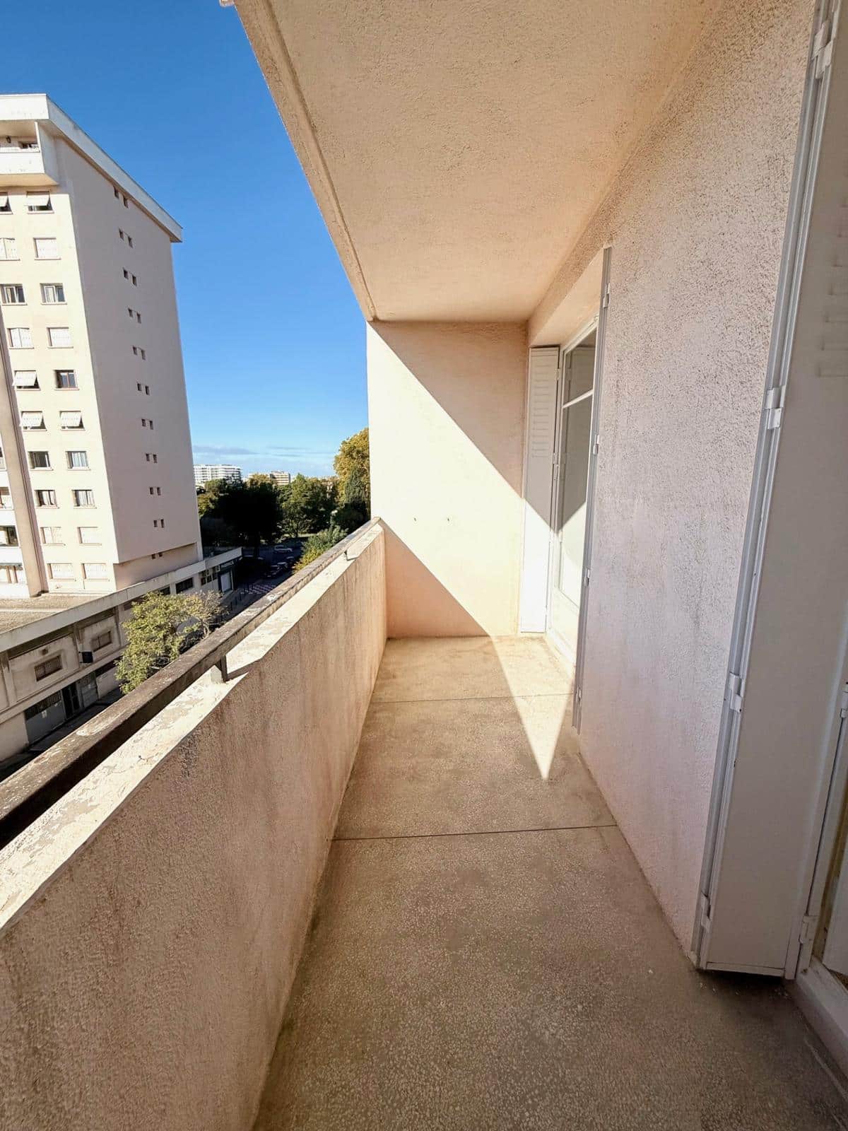 Type 3 de 70 m2 + balcon + parking + cave Marseile 9ème