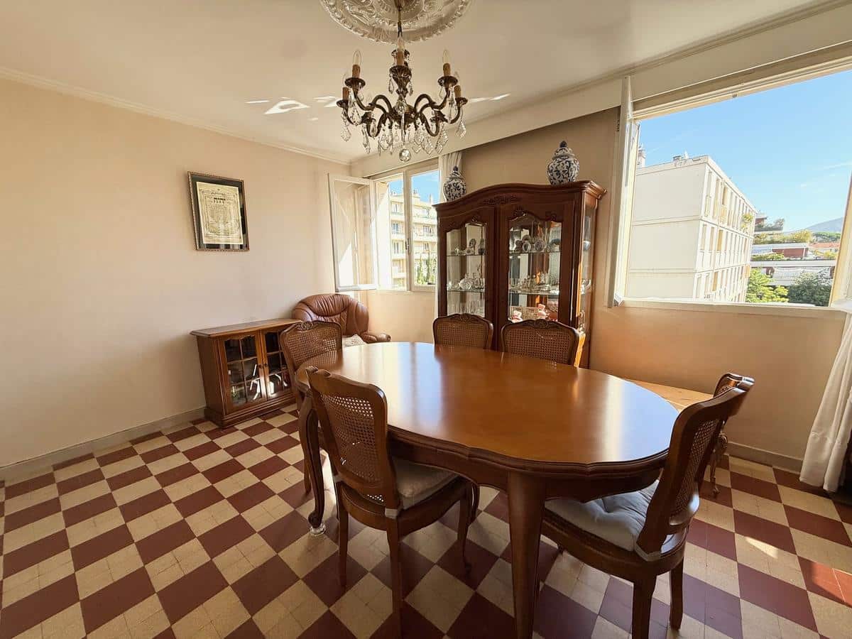 Type 4 of 63 m2 13009 Marseille