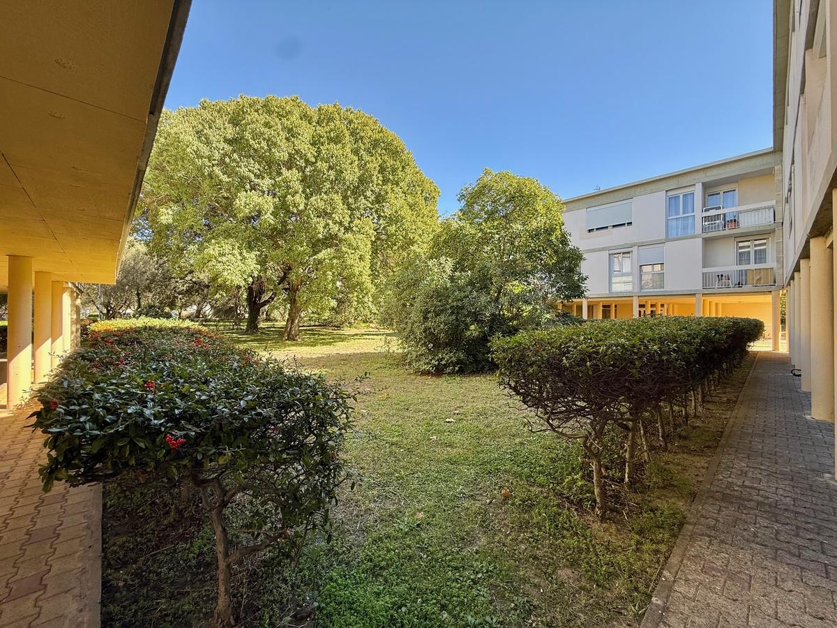 Type 3 de 70m2 Marseille 8ème