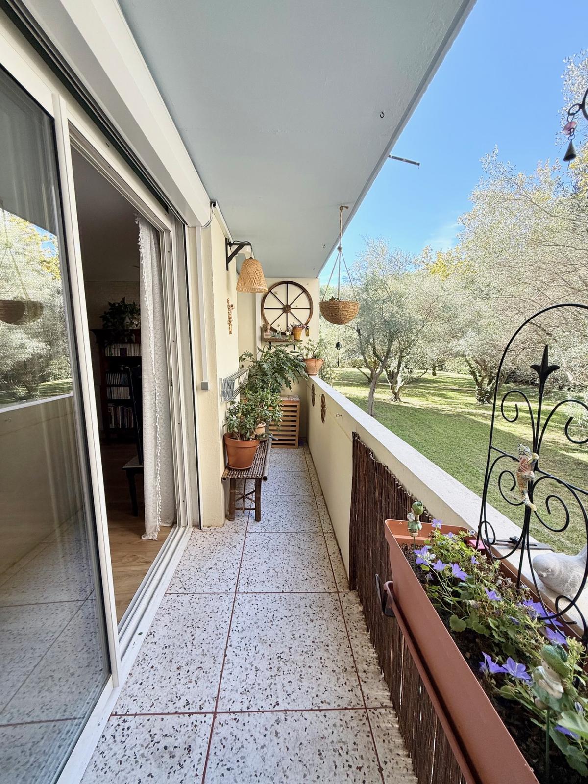 Type 3 of 70m2 Marseille 8th