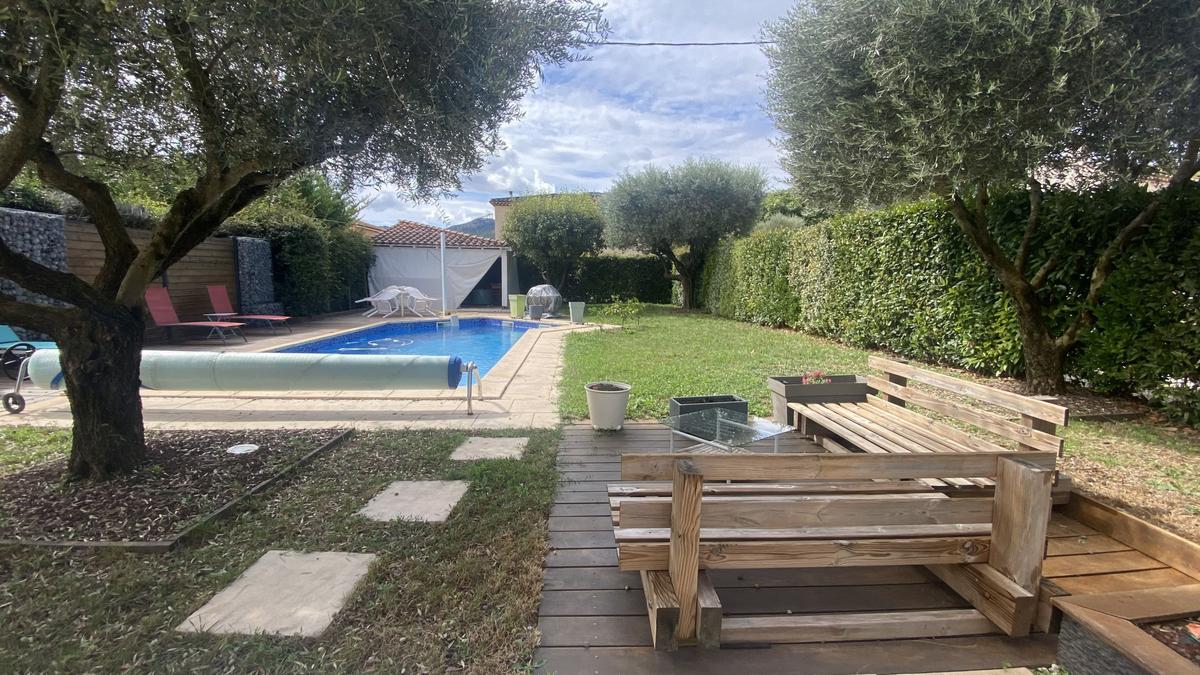 Maison de type 4 à Saint Savournin de 132.60 m2 meublée