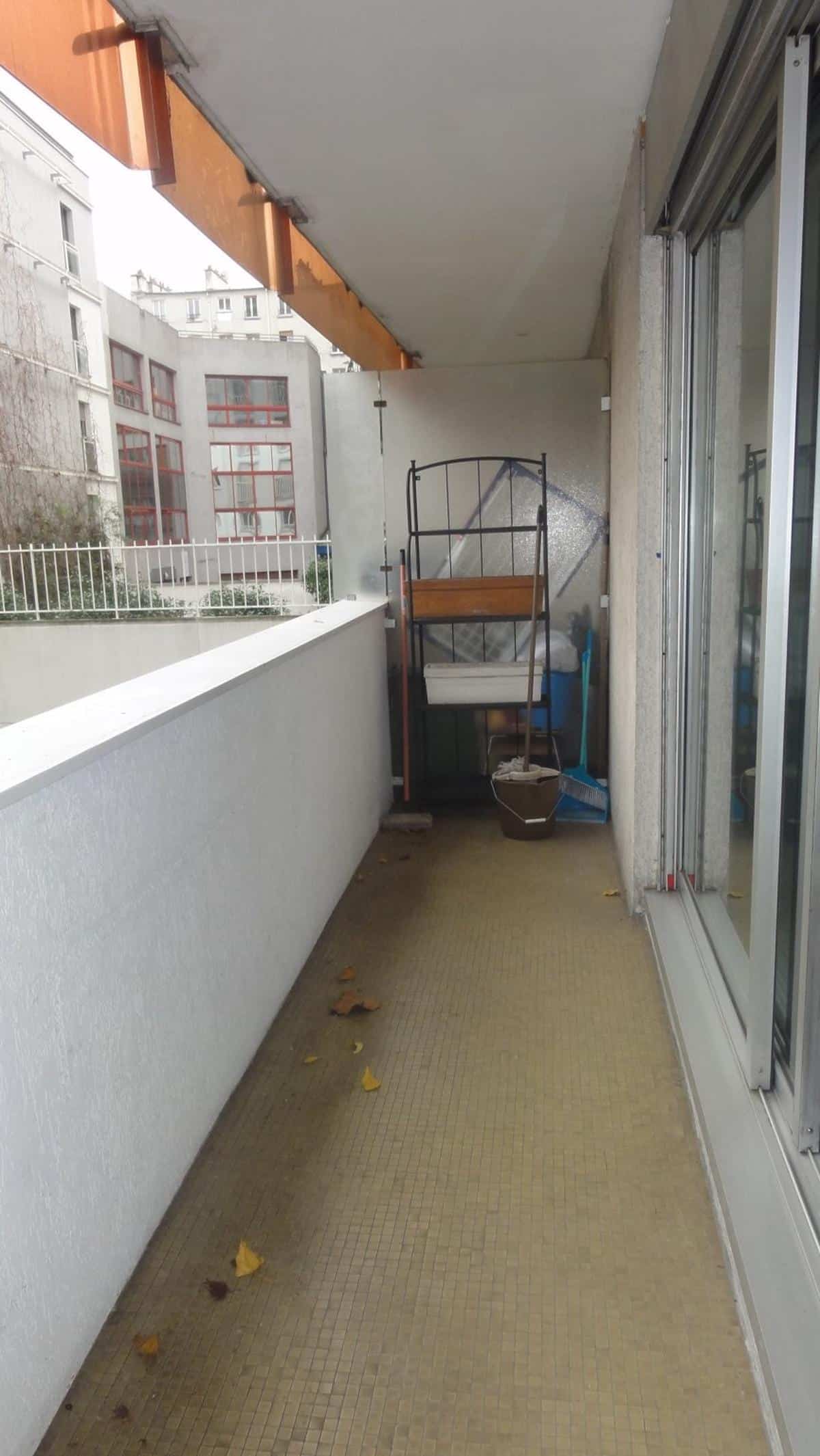 10th RESIDENCE GRAND CANAL: STUDIO WITH LOGGIA FOR SALE