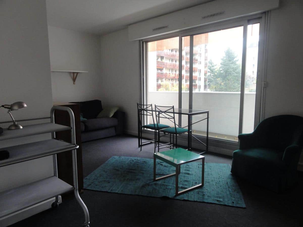 10th RESIDENCE GRAND CANAL: STUDIO WITH LOGGIA FOR SALE