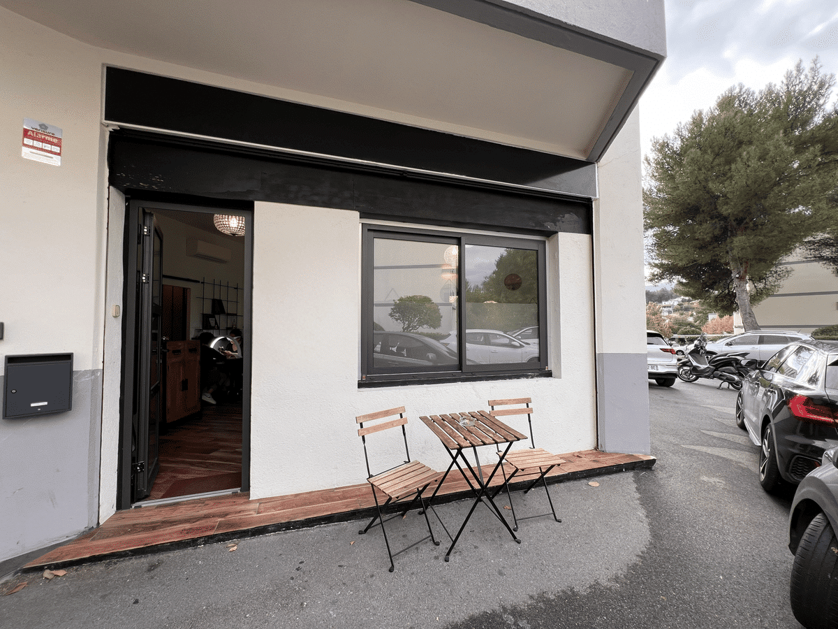 LOCAL COMMERCIAL – 13012 MARSEILLE