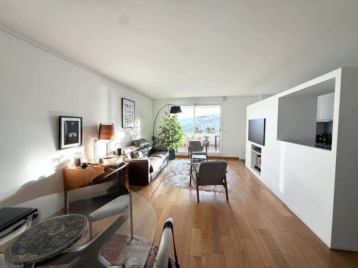 Type 4 de 90 m2 /terrasse / garage Marseille 8ème