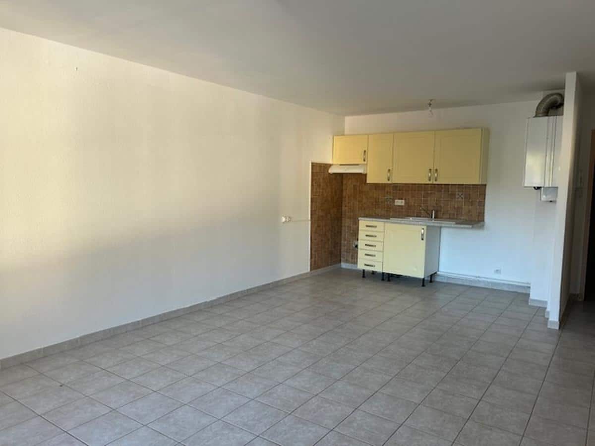 T3 APARTMENT FOR SALE IN EYGUIERES