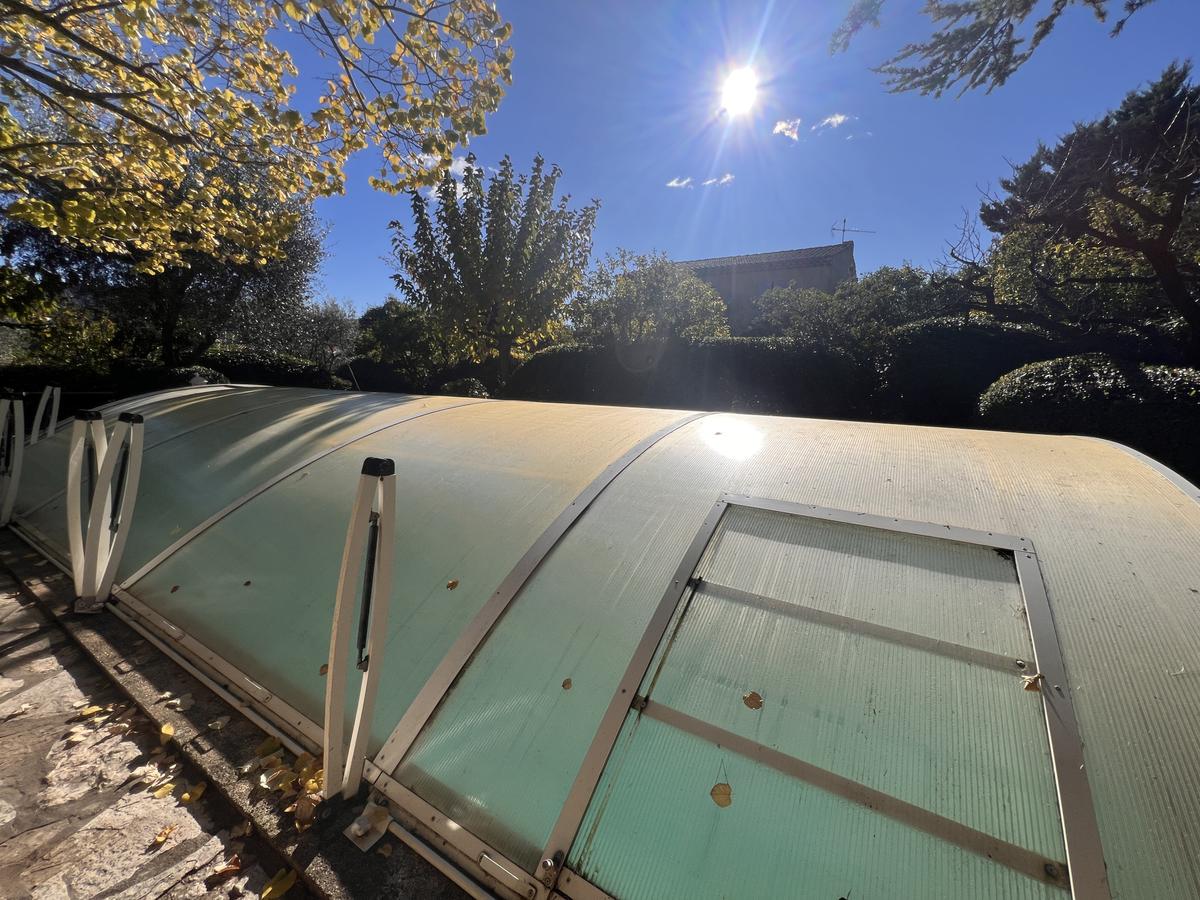 Gémenos   Villa individuelle 137 m2 + 90 m2 d’annexes   Gara