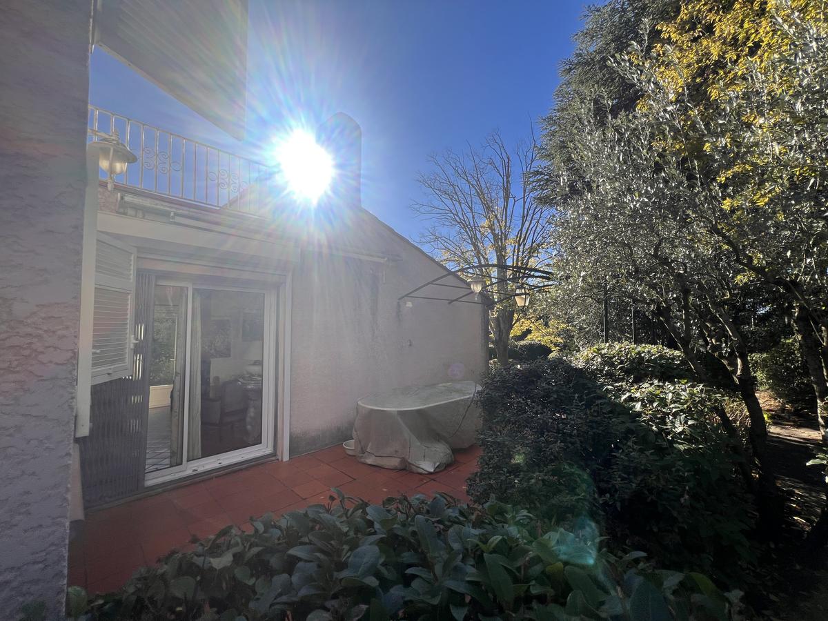 Gémenos Detached villa 137 m2 + 90 m2 of annexes Gara