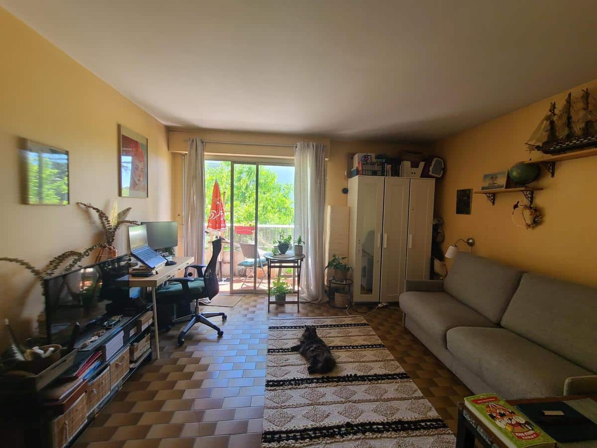 24 m² studio apartment – University district