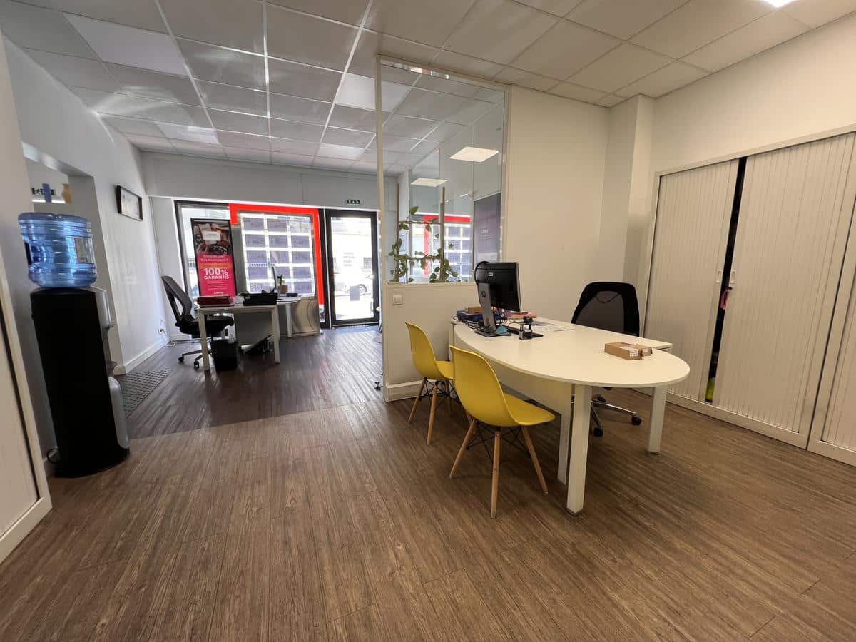 COMMERCIAL PREMISES – PONT DE VIVAUX