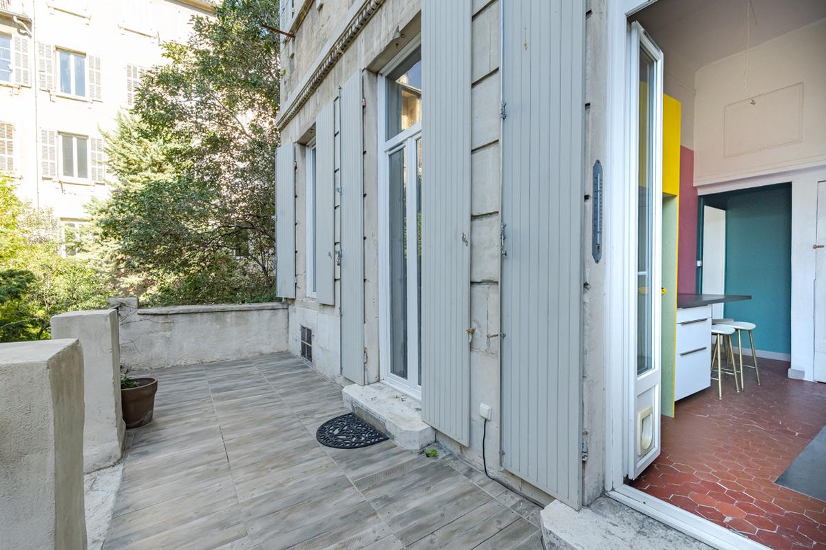 MARSEILLE 13001 QUARTIER THIERS APPARTEMENT EN REZ DE JARDIN
