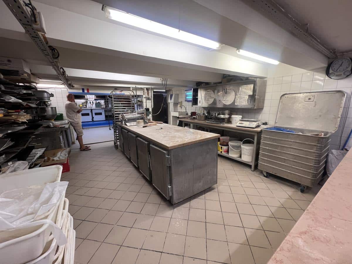 For sale: Business of a bakery and pastry shop –