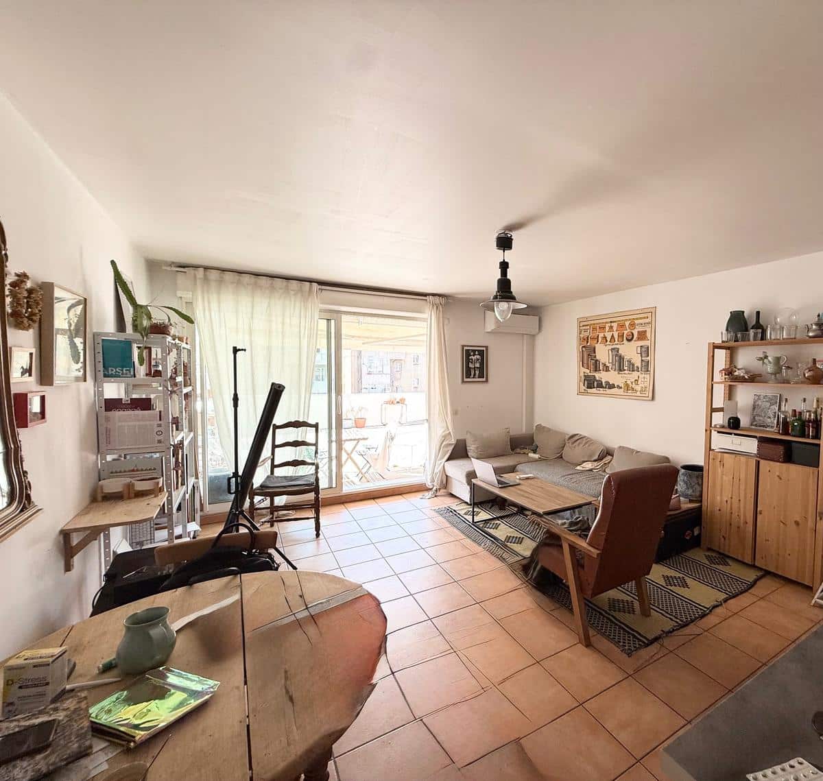 Type 2 de 50 m2 + terrasse de 58 m2 Marseille 4ème