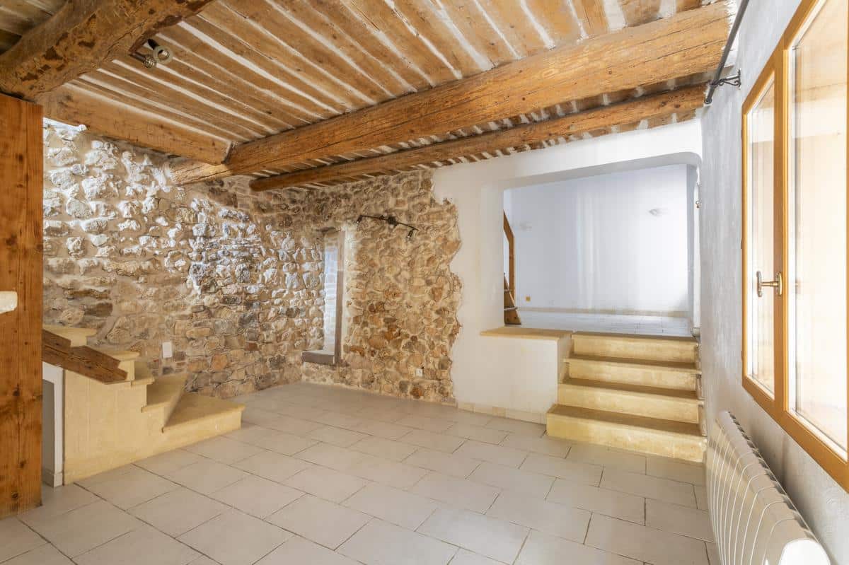 Village house in the Aix en Provence region in the heart of the town