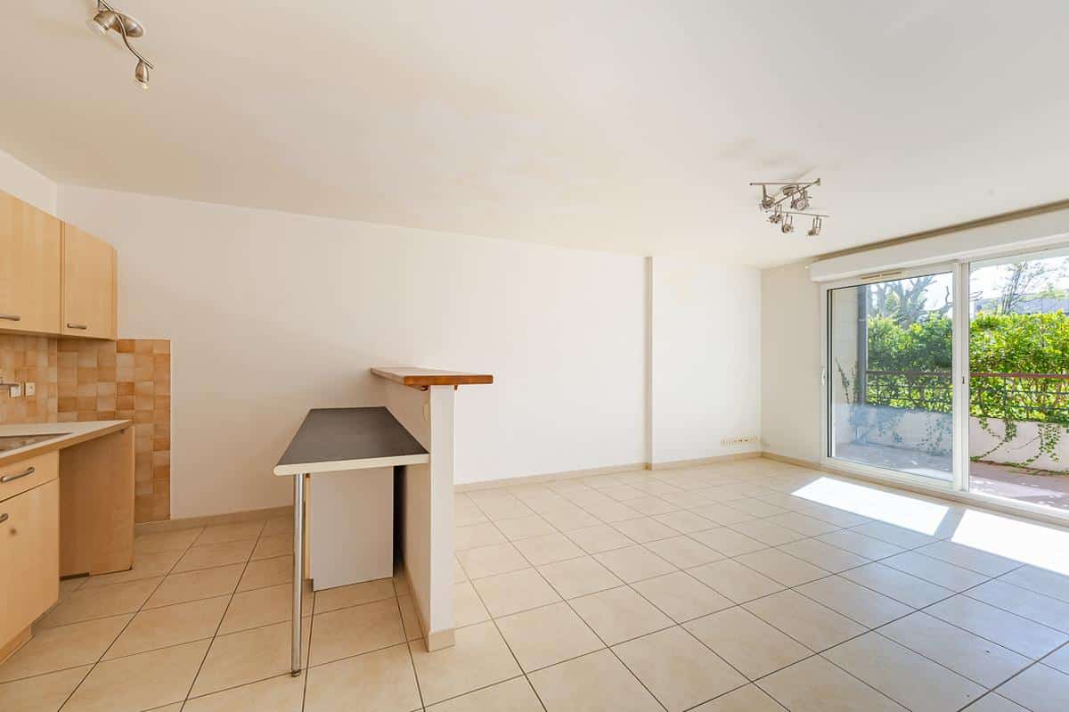 MARSEILLE 12TH PRICE SAINT BARNABE VILLAGE T3 TERRACE PARKING