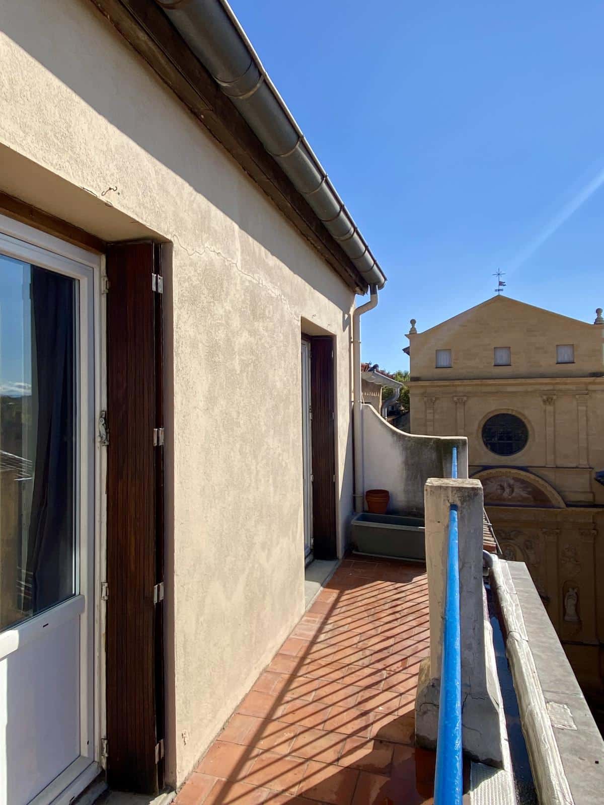 Furnished one-bedroom apartment on Rue Constantin with terrace