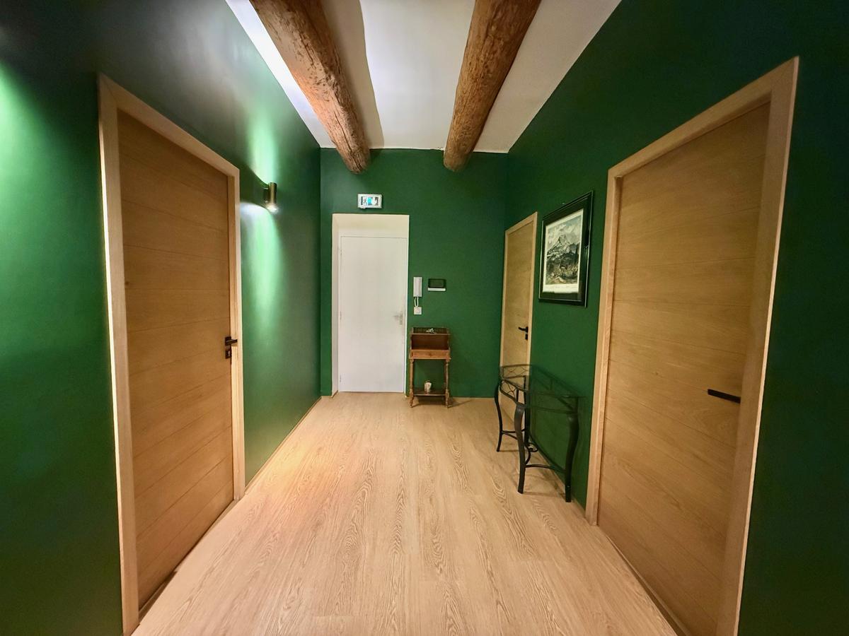 Professional premises of 120 m2 Marseille Vieux Port