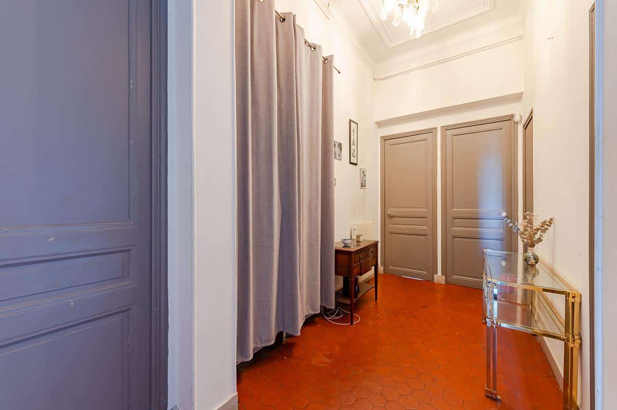 Type 4 100 m2 35 Rue de la Bibliothèque – 13001 Marseill