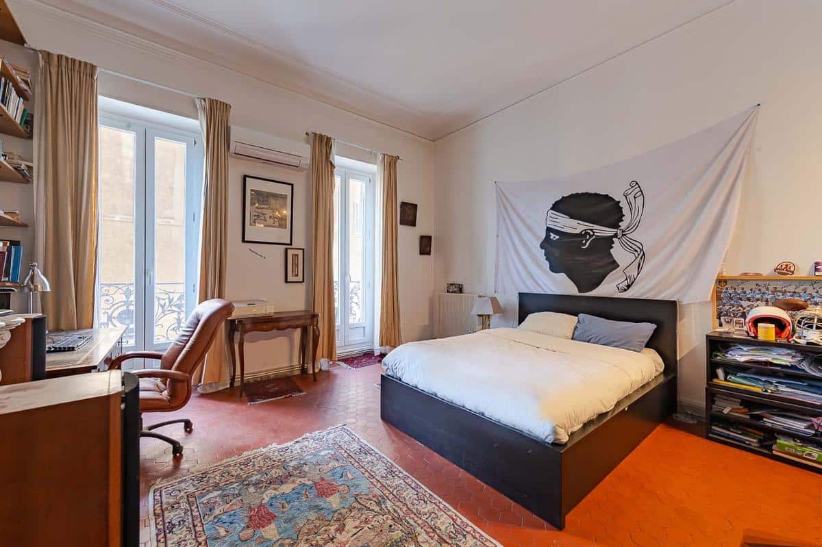 Type 4 100 m2 35 Rue de la Bibliothèque – 13001 Marseill