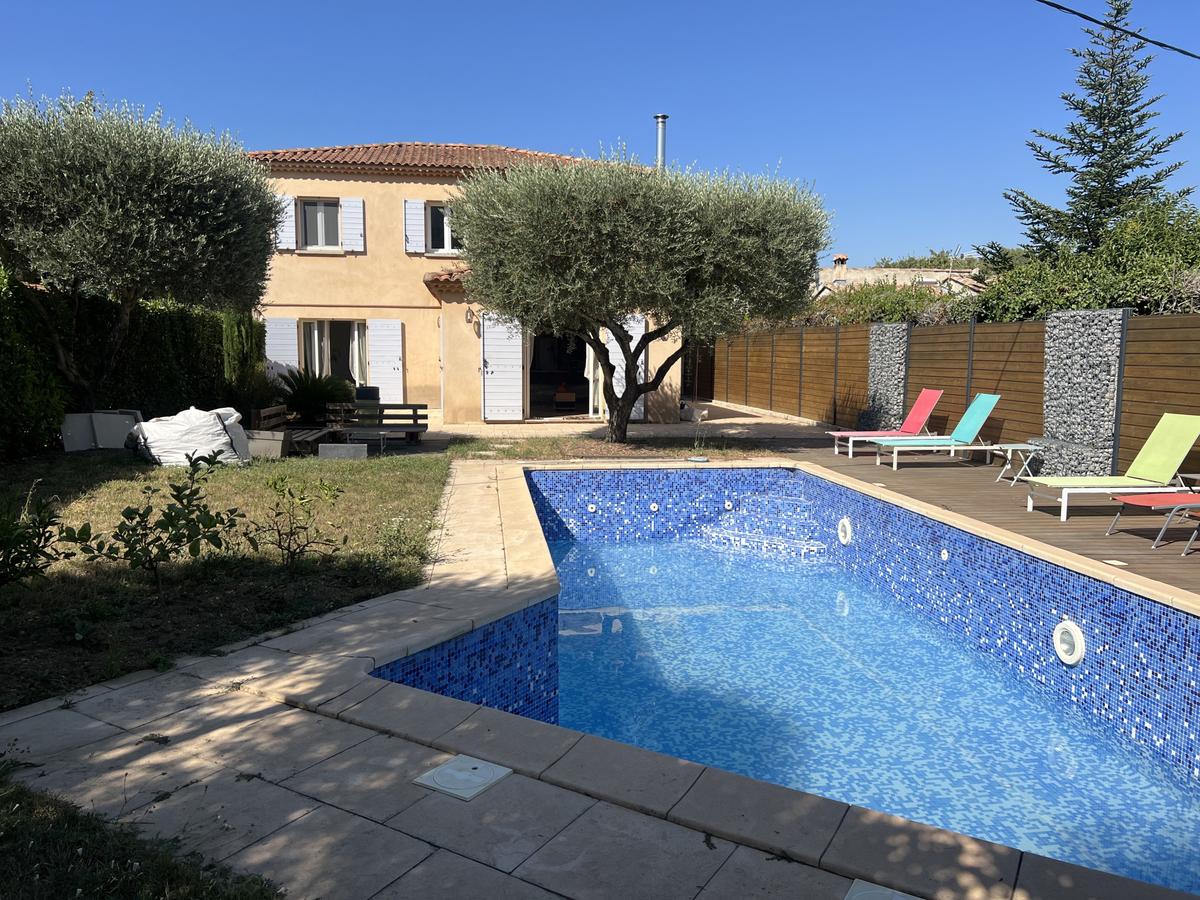 Type 4 house in Saint Savournin of 132.60 m2...