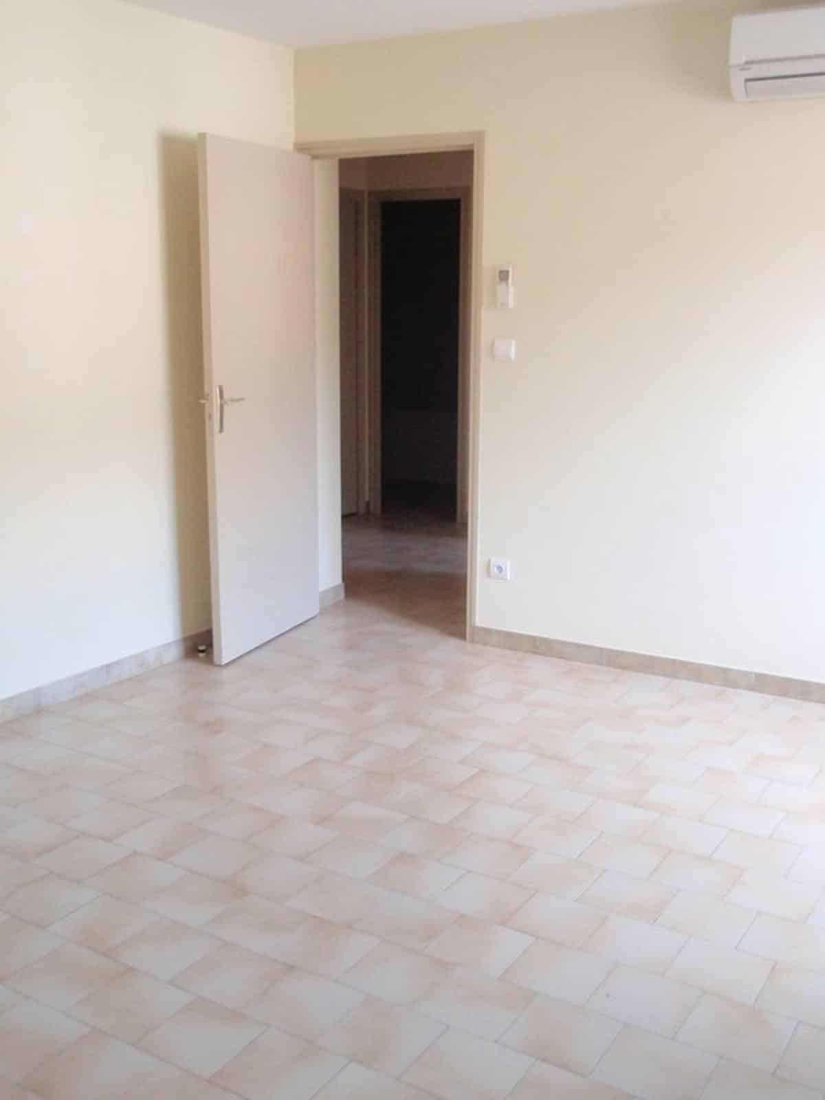 Apartment T3 Simiane-Collongue