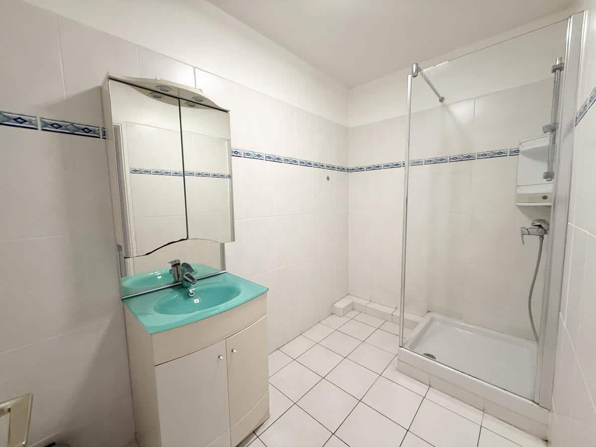 Apartment Marseille 8th + terrace