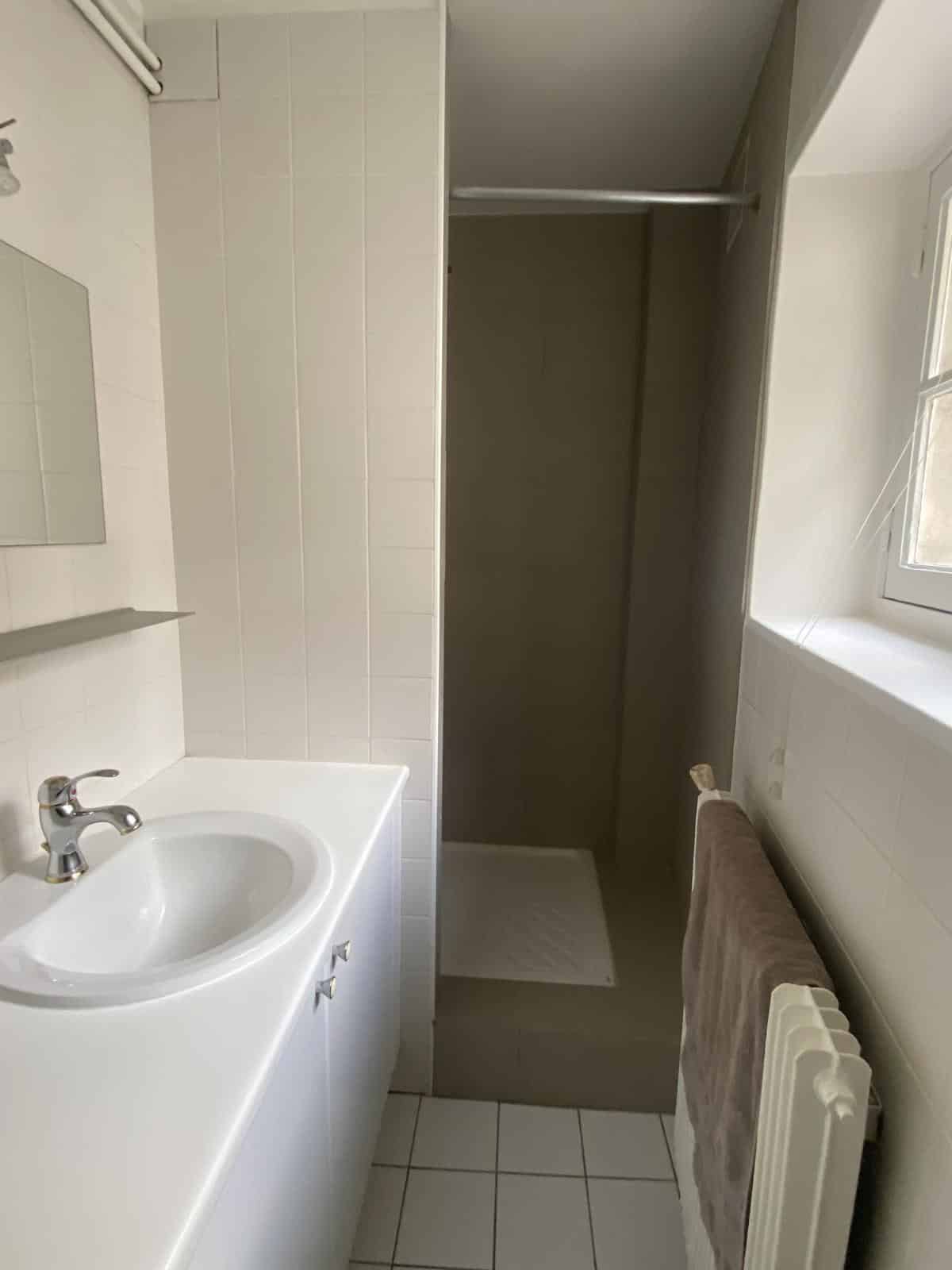 12ÈME PASSAGE DU GENIE : LOFT EN DEUX PIECES REFAIT NEUF