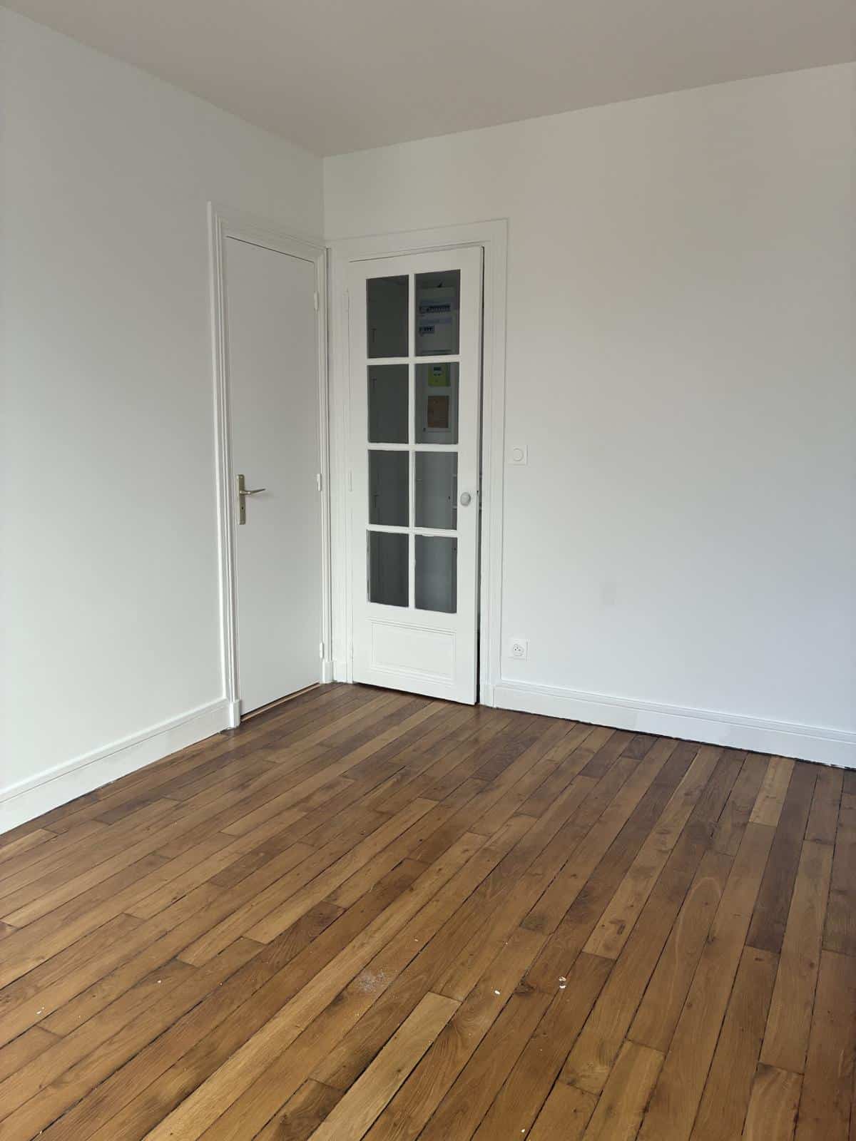 10th district LOUIS BLANC: NEWLY RENOVATED TWO-ROOM APARTMENT FOR RENT