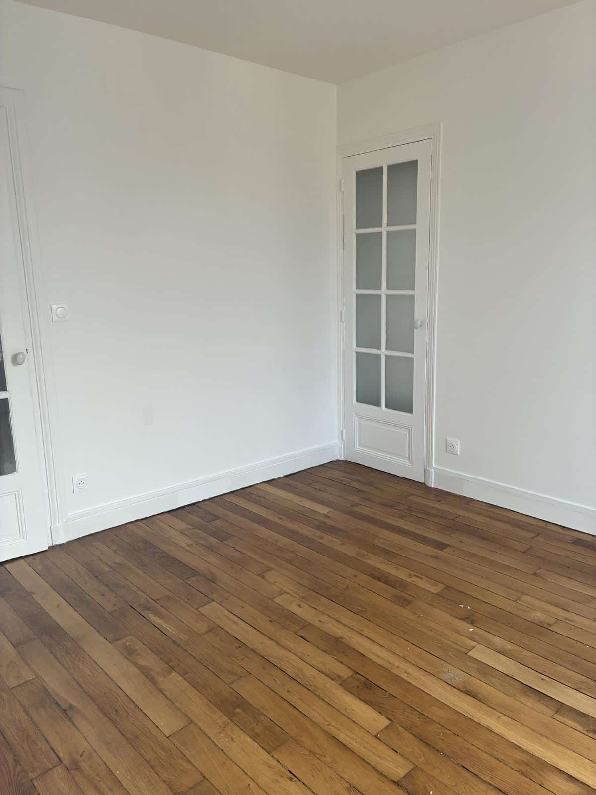 10th district LOUIS BLANC: NEWLY RENOVATED TWO-ROOM APARTMENT FOR RENT