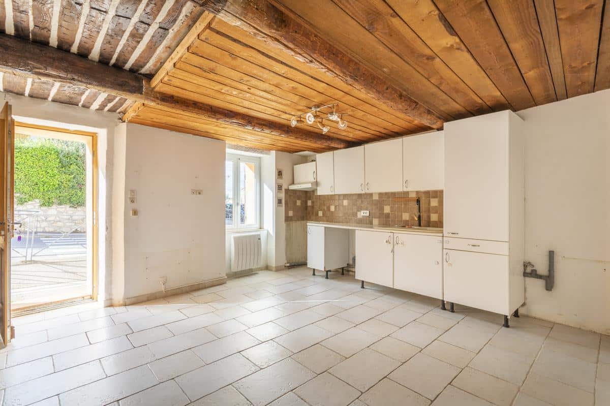 Maison de village T4 de 97.26 au coeur du village de Bouc