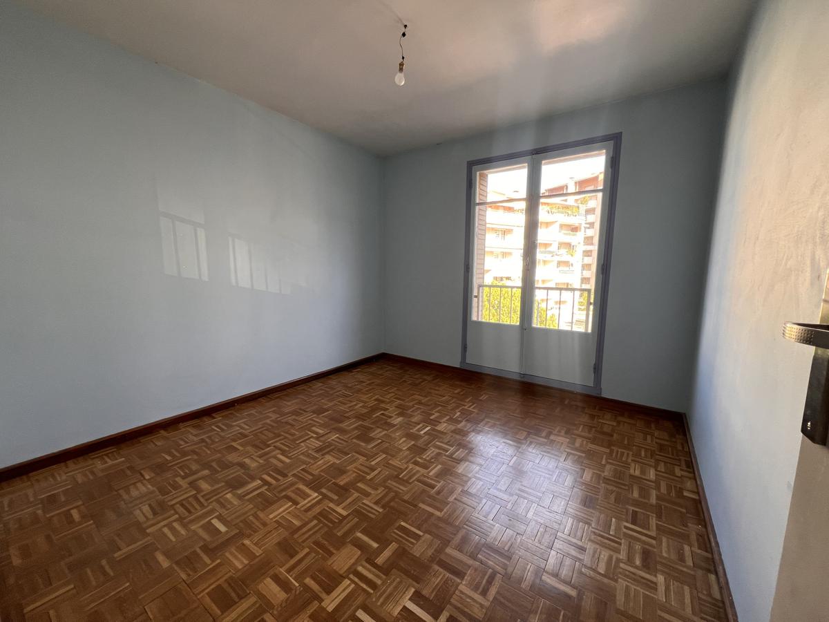 Type 2 Marseille 5e / Timone 41 m2 + Balcon