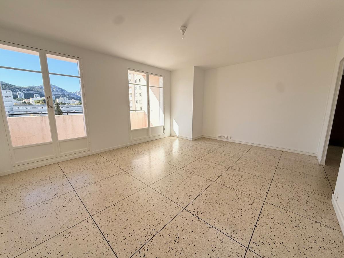 Type 3 de 70 m2 + balcon + cave Marseile 9ème