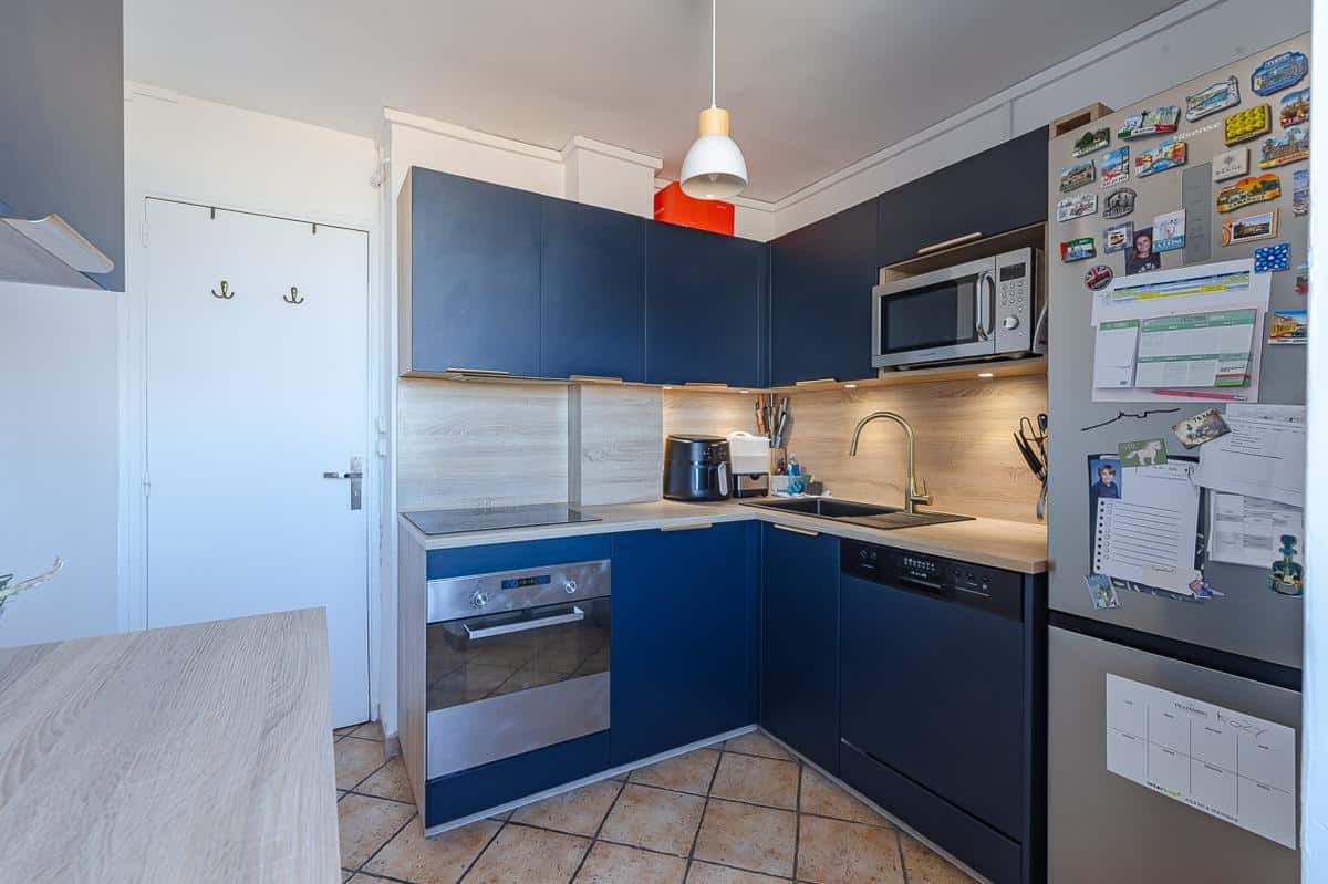 MARSEILLE 9EME T4 DERNIER ETAGE AU CALME 198 450 EUROS