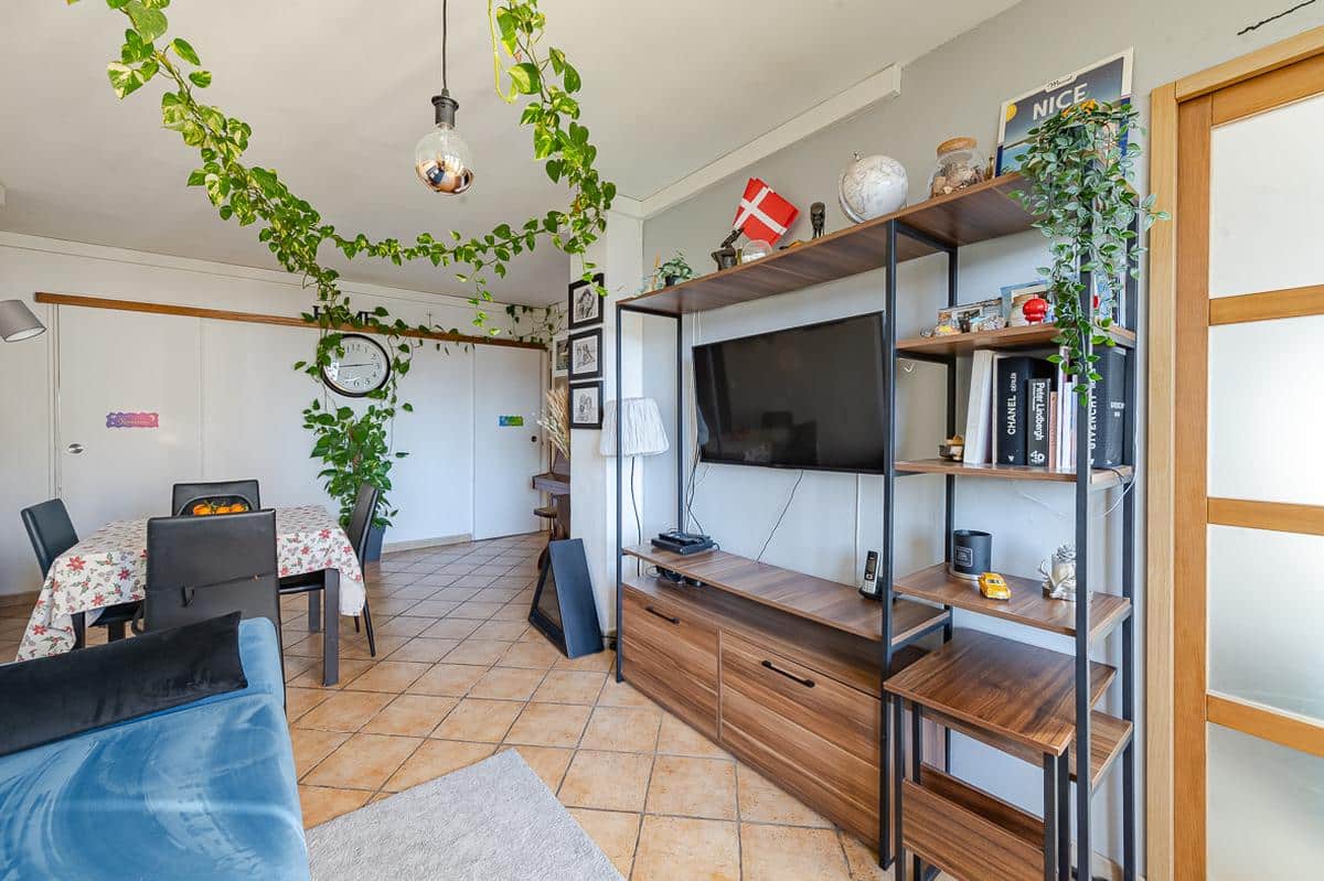 MARSEILLE 9TH T4 TOP FLOOR IN QUIET 198,450 EUROS