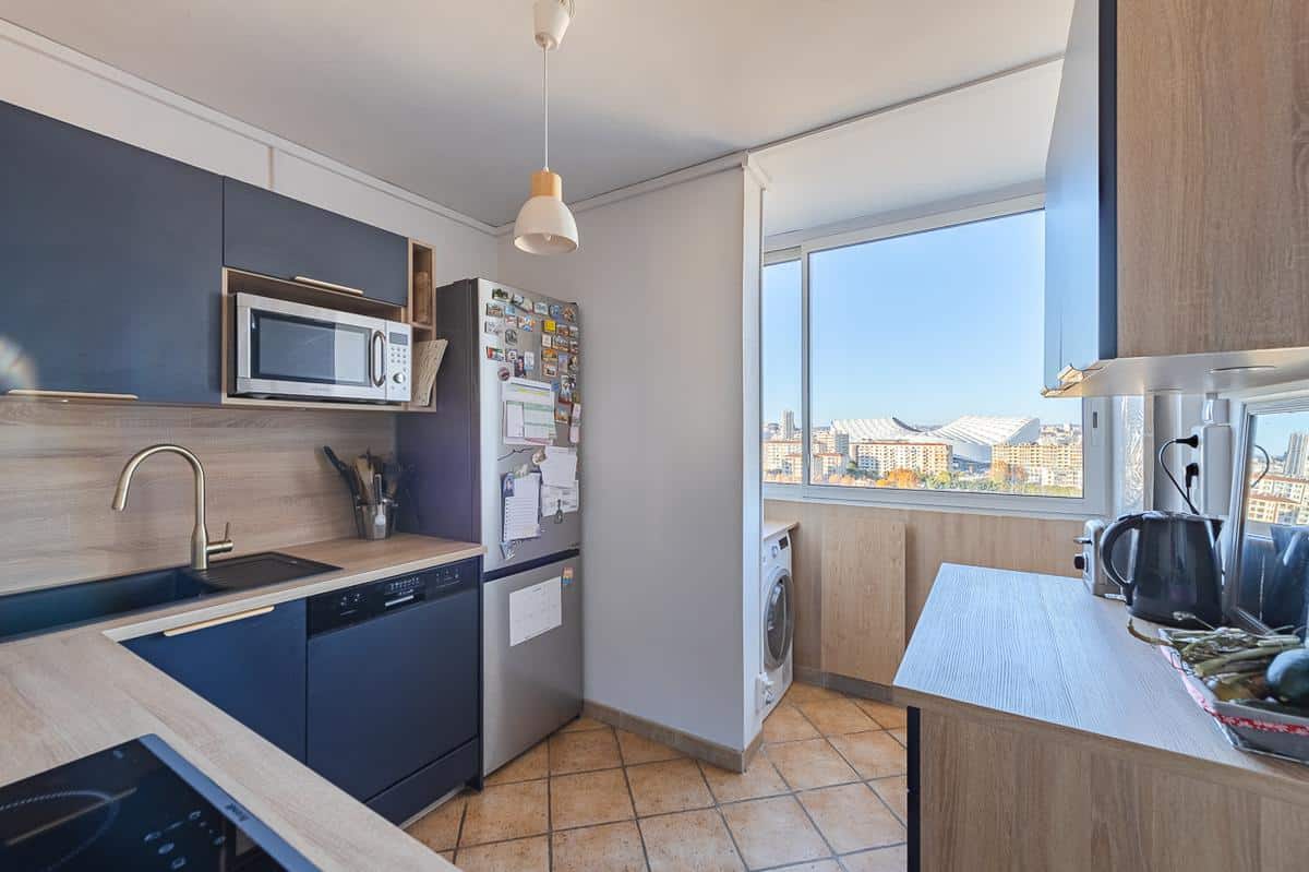 MARSEILLE 9TH T4 TOP FLOOR IN QUIET 198,450 EUROS