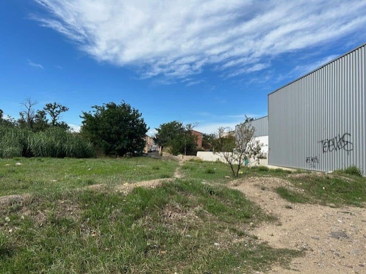 COMMERCIAL LAND FOR RENT SALON DE PROVENCE