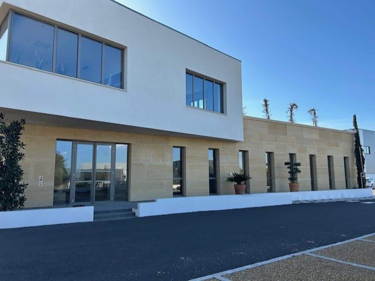 NEW OFFICES OF 196M2 FOR RENT LANCON-PROVENCE