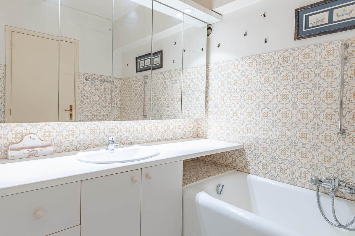 EXCLUSIVITE MARSEILLE 8EME ST GINIEZ T3 GARAGE