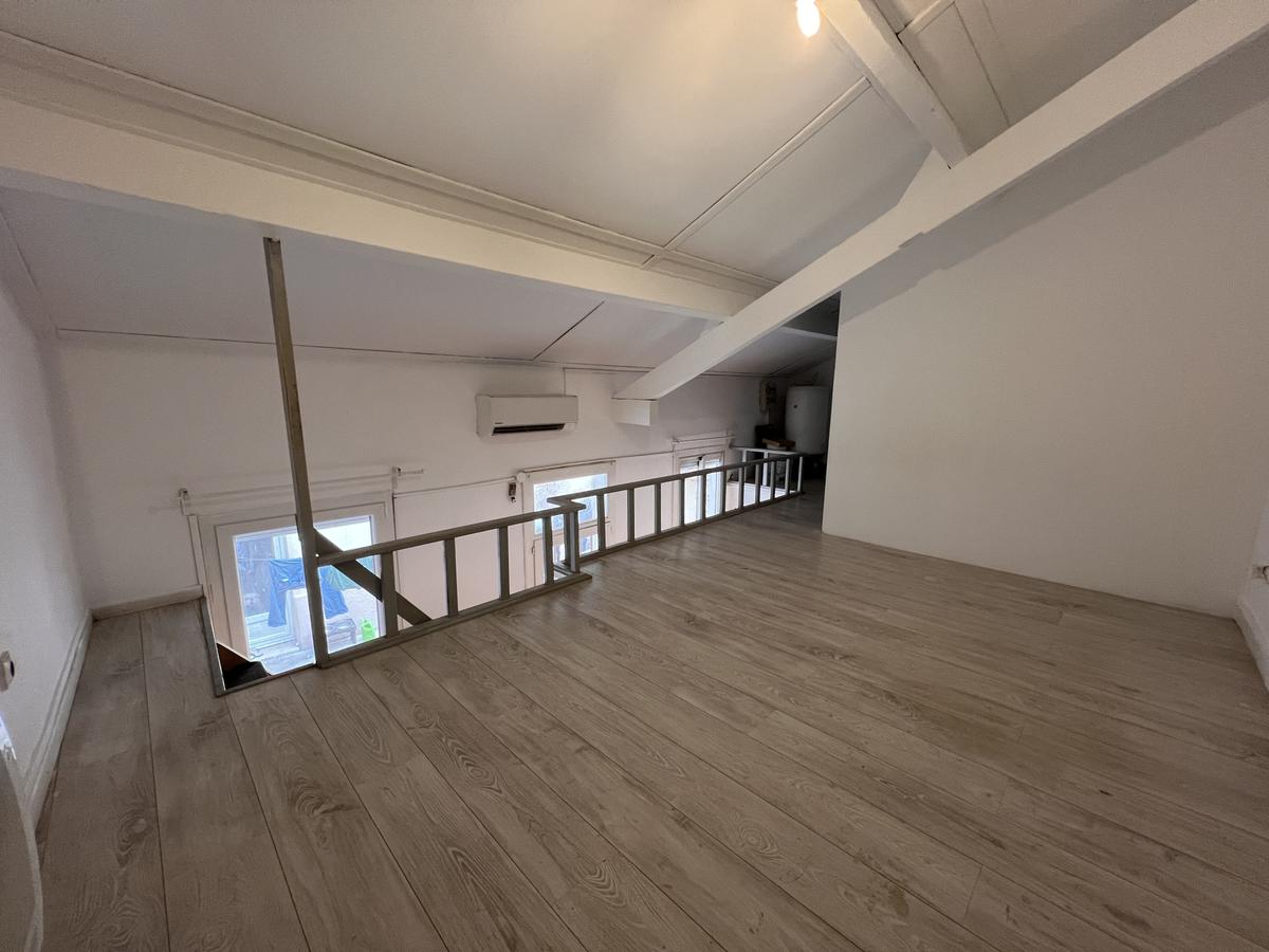 Type Maisonette at the back of the courtyard Marseille 13008